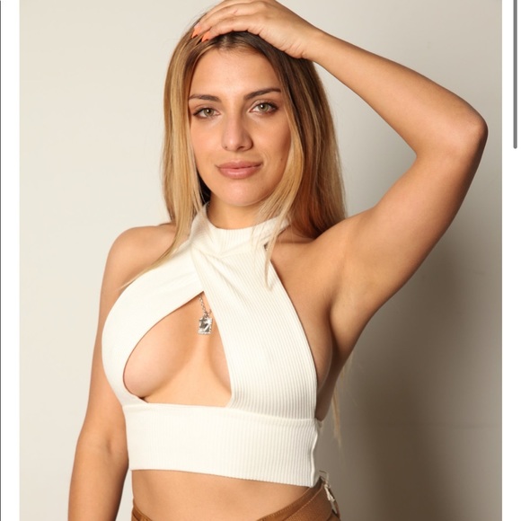 Ribbed keyhole crop top - Picture 1 of 2